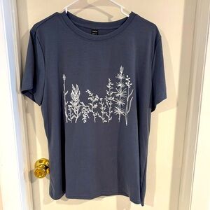 Blue gray floral T-shirt